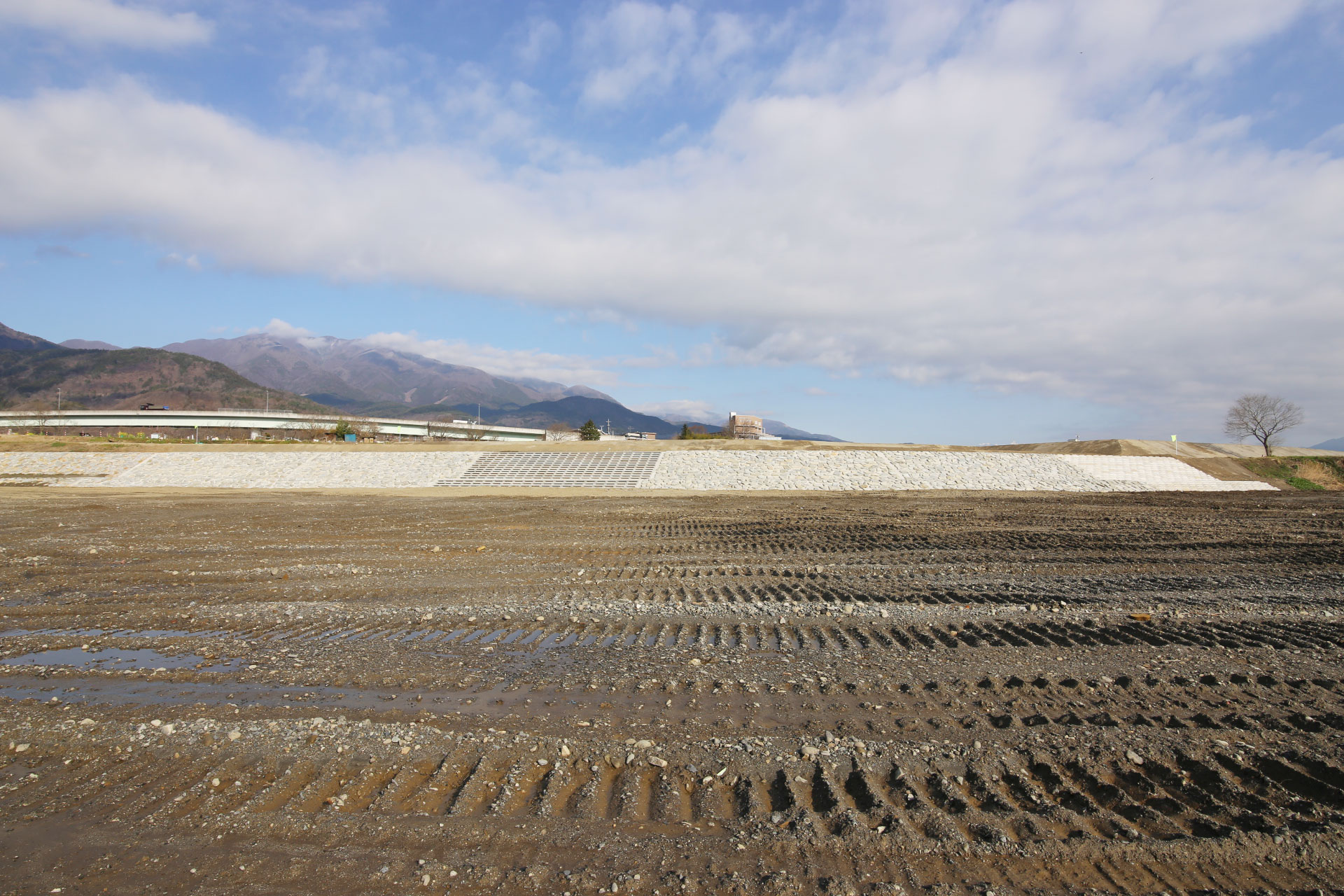 H27増穂地区環境護岸工事