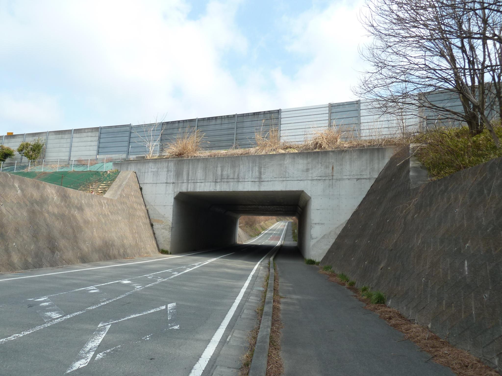 中央自動車道 小淵沢地区ボックスカルバート工事