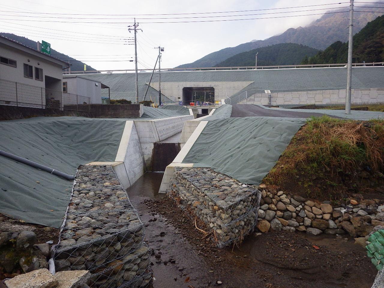 中部横断道柳島地区改良他（その１）工事