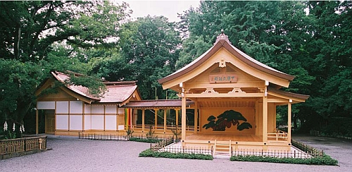 武田神社能楽殿