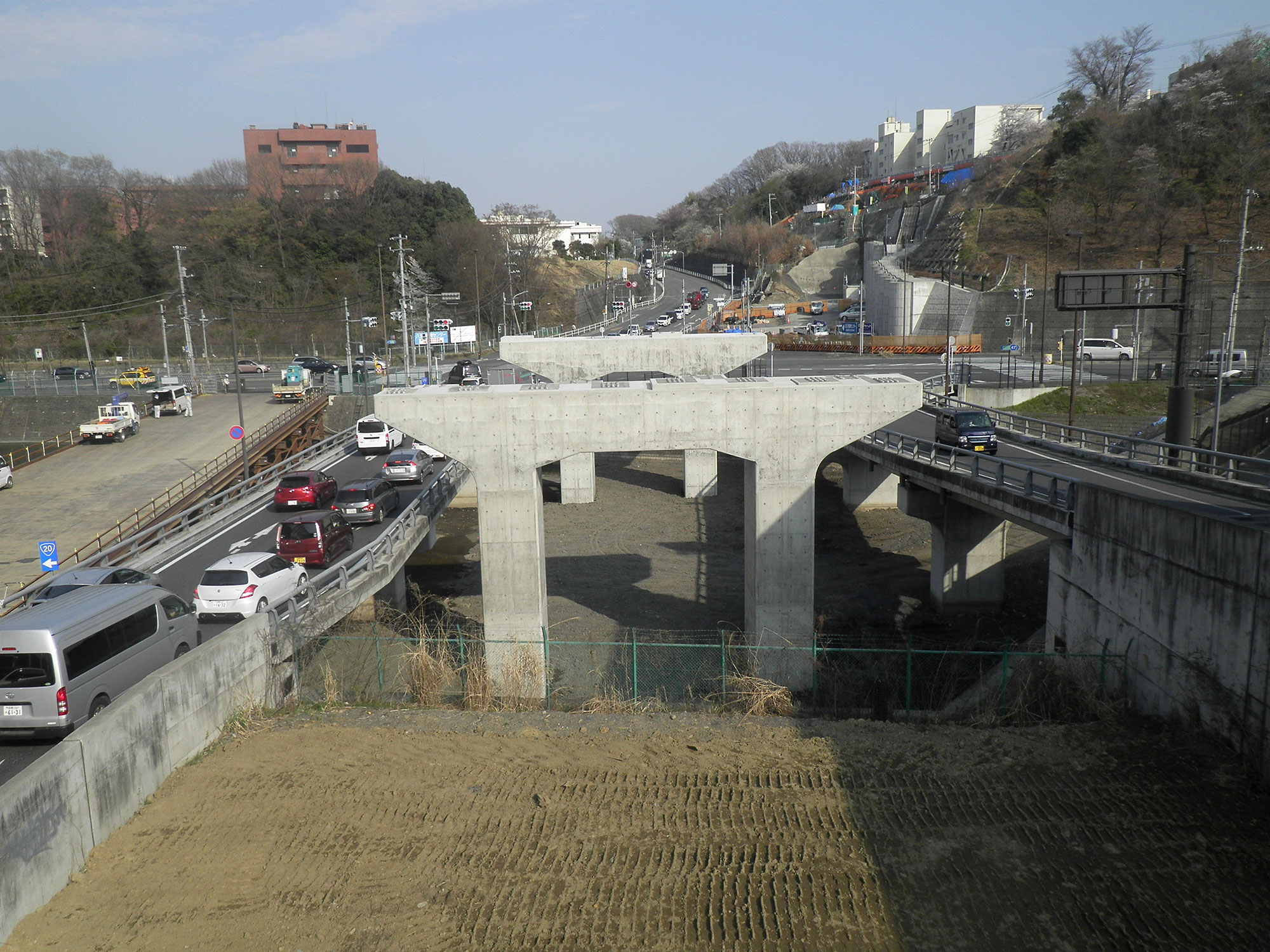 八王子南バイパス館高架橋下部（その４）工事