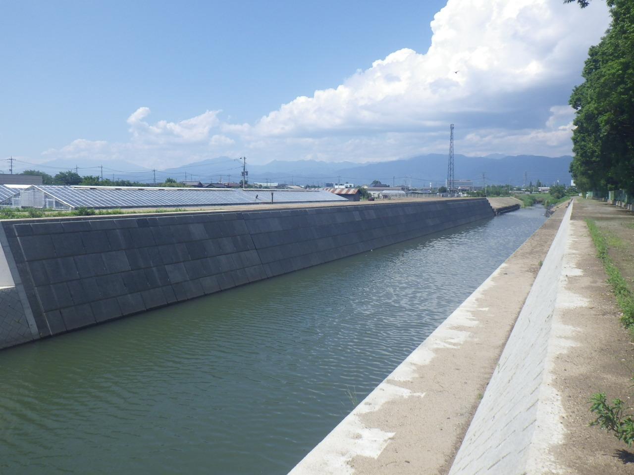 鎌田川上流１工区河川工事